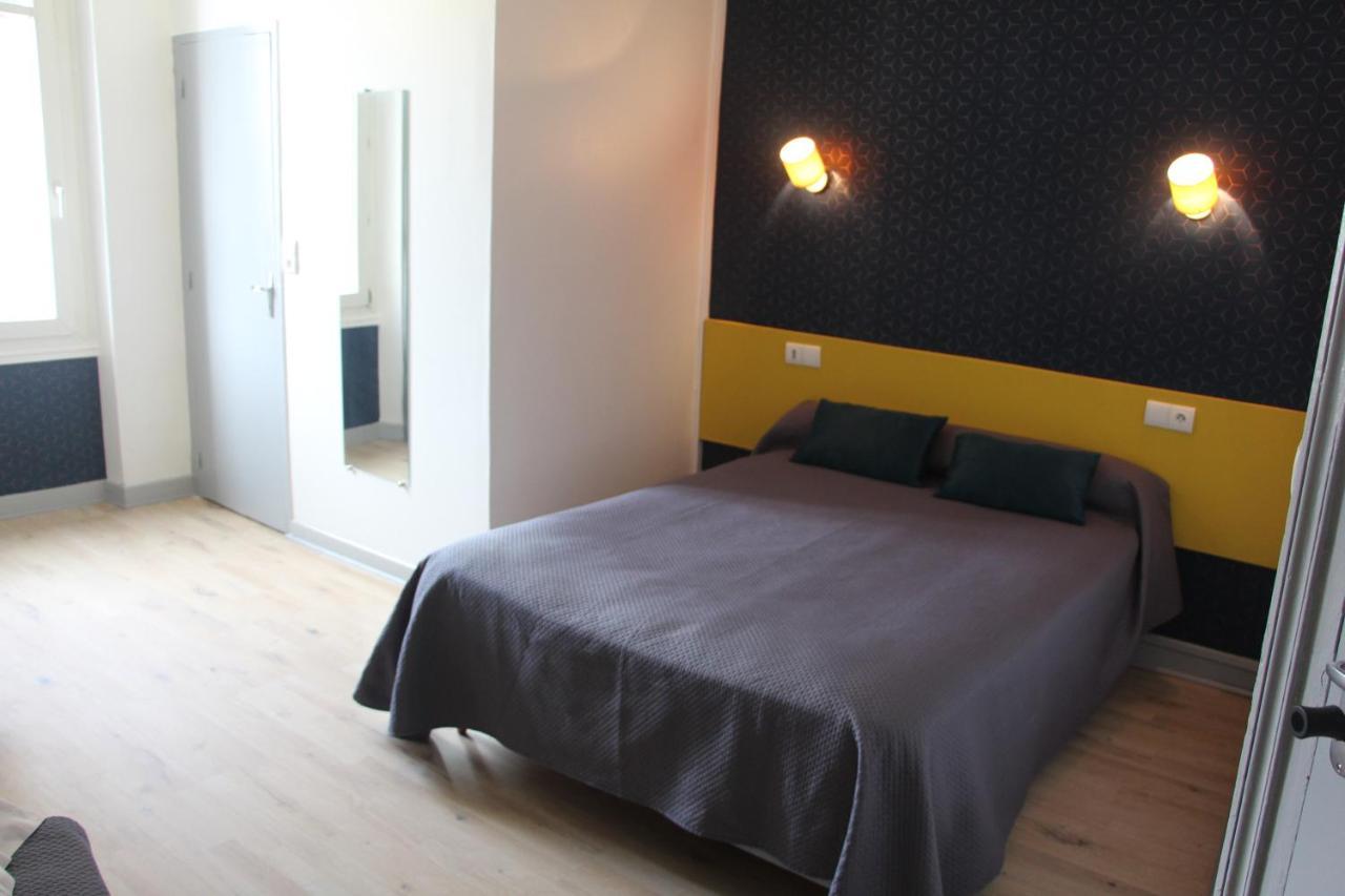 Hotel Au Chapon Fin ปัวติเยร์ ภายนอก รูปภาพ