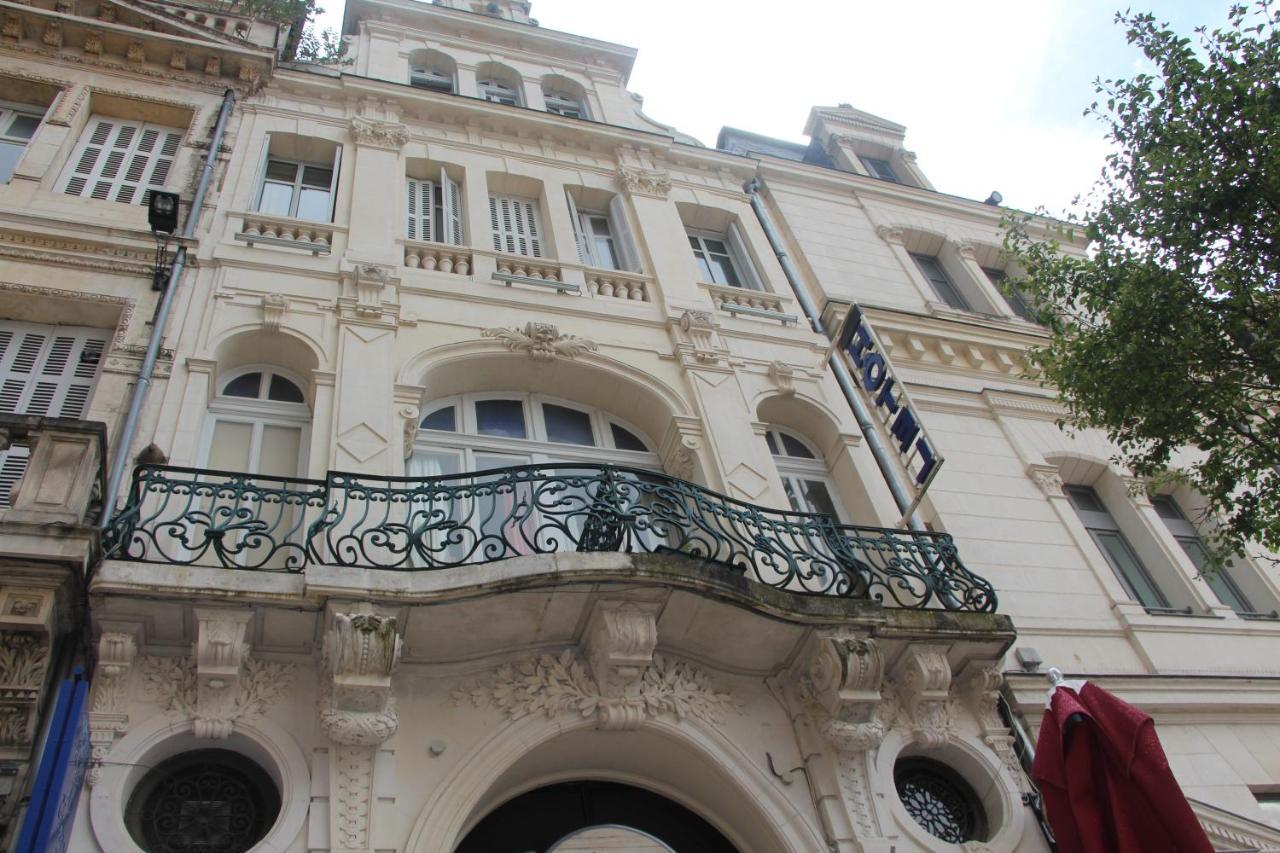 Hotel Au Chapon Fin ปัวติเยร์ ภายนอก รูปภาพ