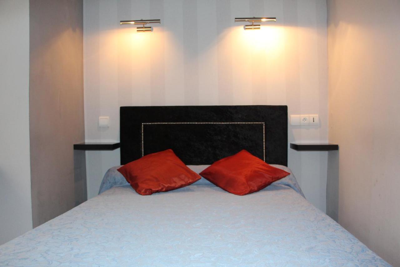 Hotel Au Chapon Fin ปัวติเยร์ ภายนอก รูปภาพ